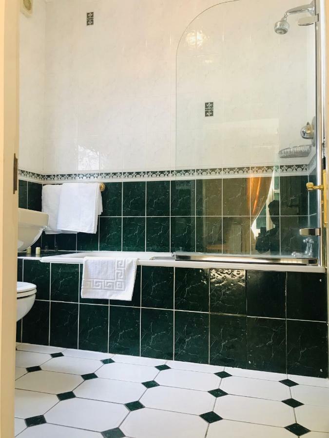 Deluxe Double Room,889505047:JPEG