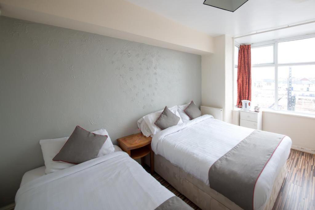 Standard Triple Room,933991186:JPEG