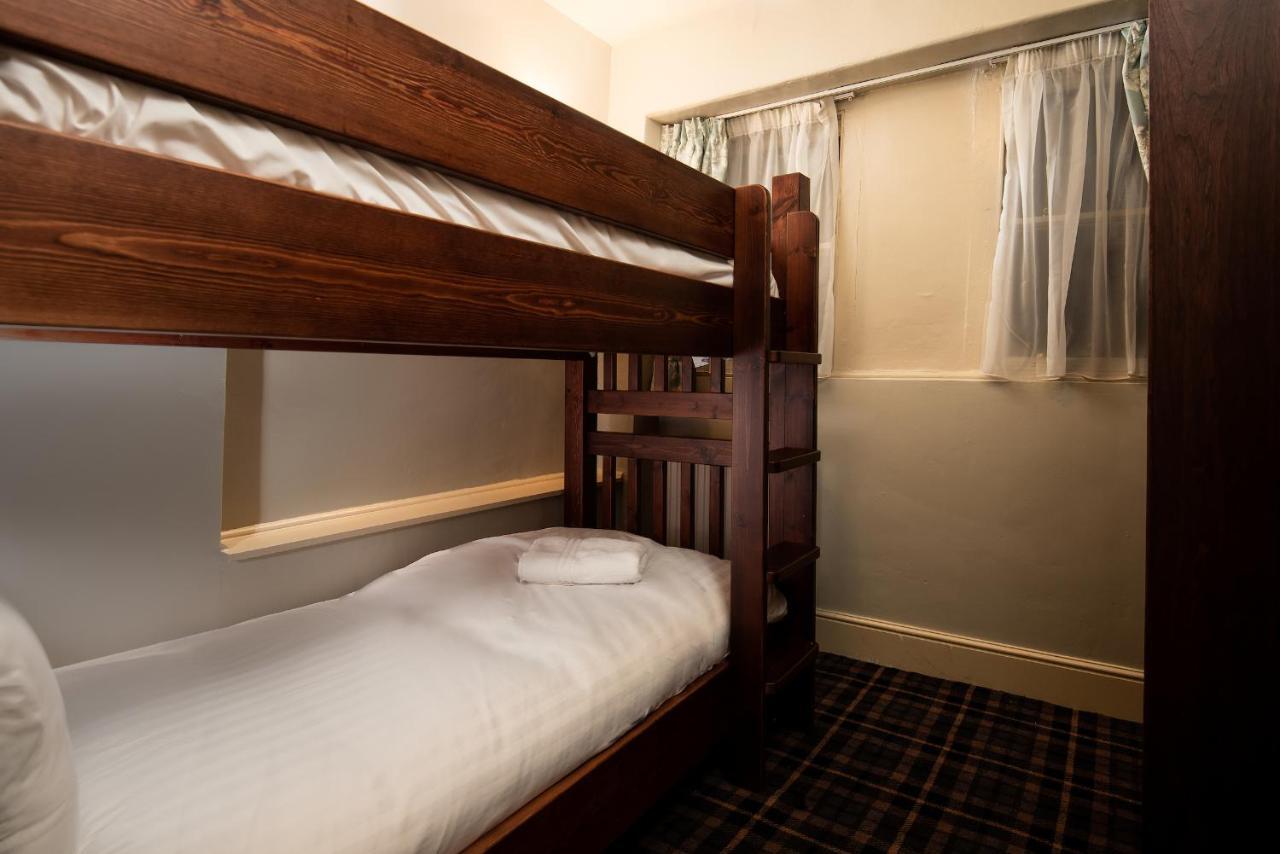 Family Room,1498802824:JPEG