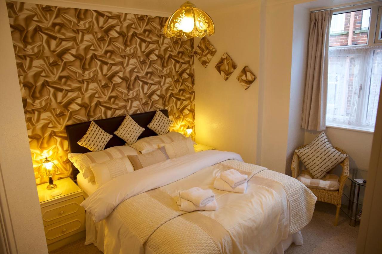 Small Double Room,960243262:JPEG