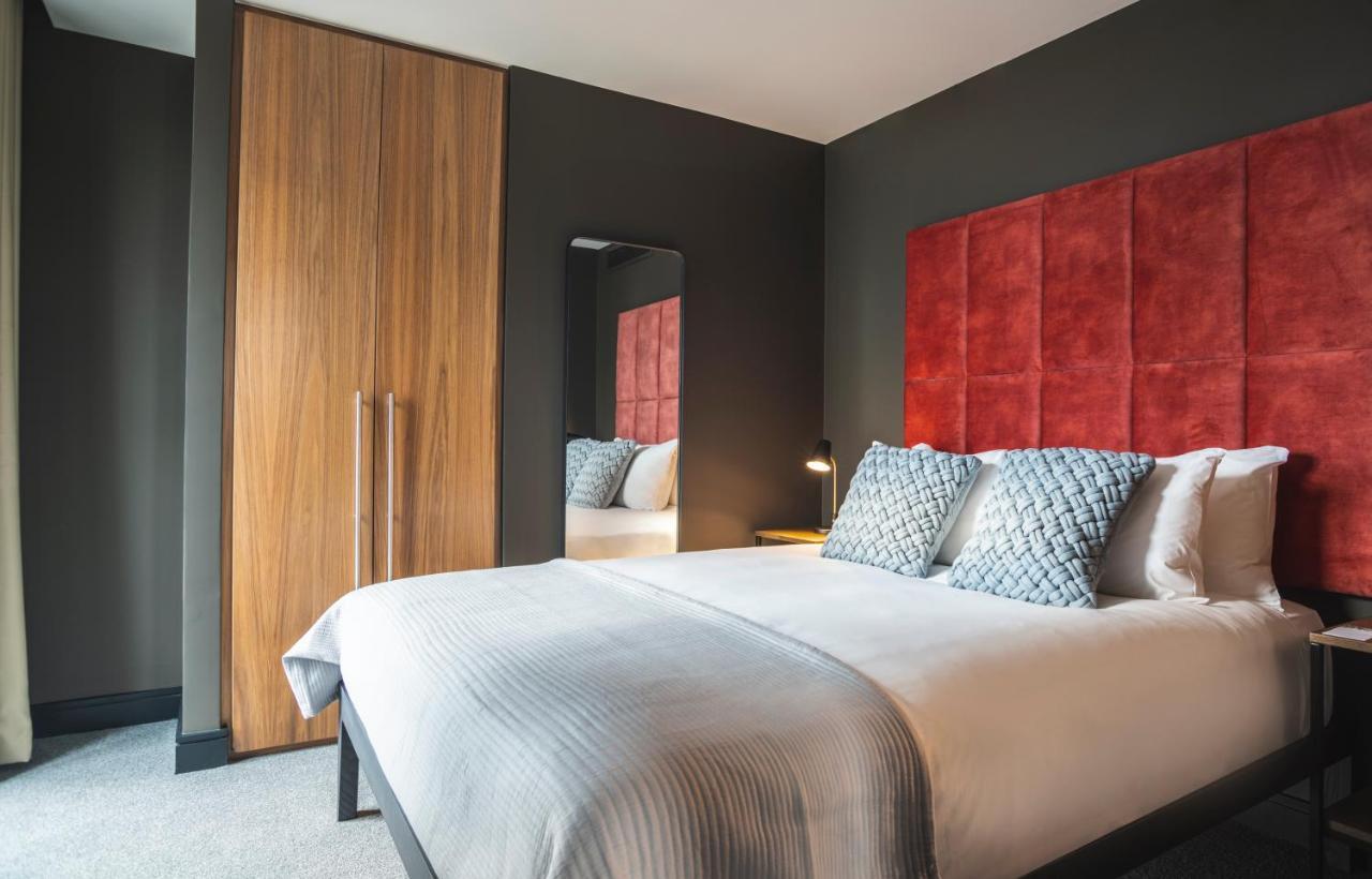 Urban 1 Bedroom Apartment with View,973010701:JPEG