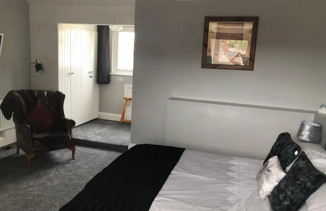 Carlton Guest House-1