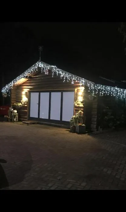Log Cabin-1