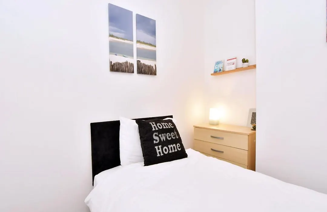 Townhouse @ Hanley Road Stoke-1