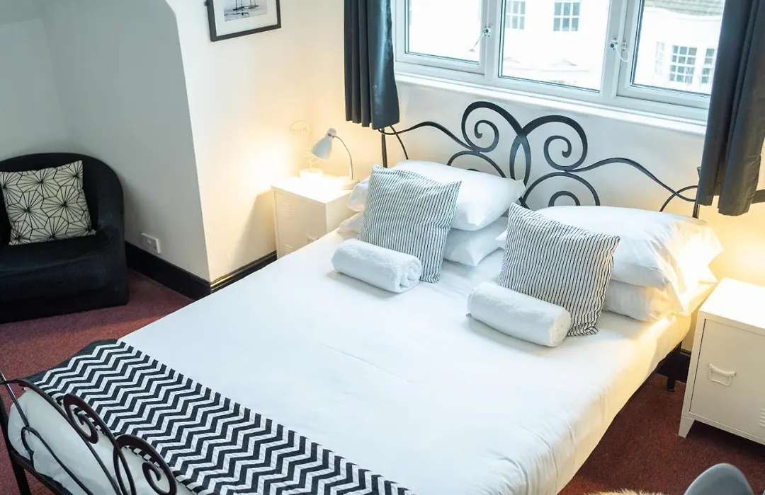 Upper Rock Rooms-1
