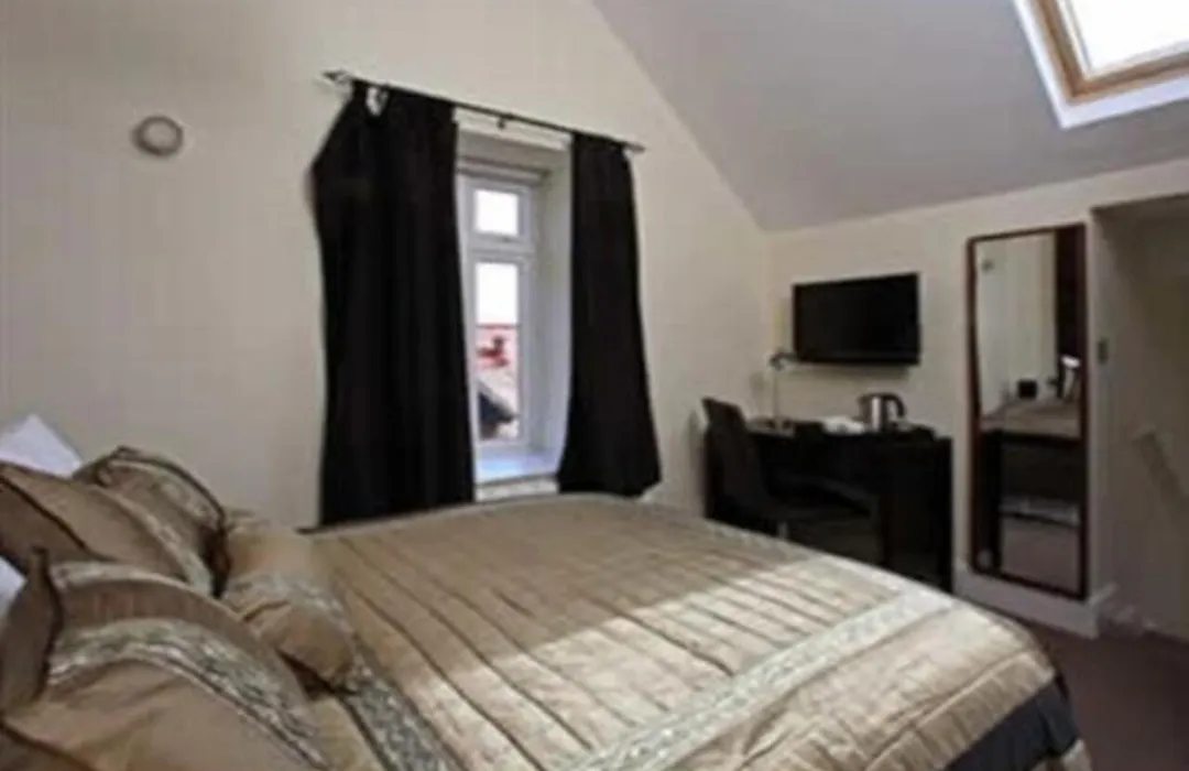 Space Boutique B&B - With Free Private Car Park-1