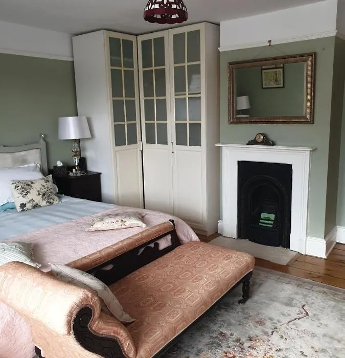 Harry'S Bed And Breakfast-1