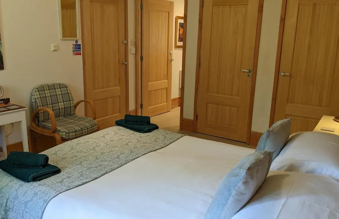 Owl Lodge Bed & Breakfast-1