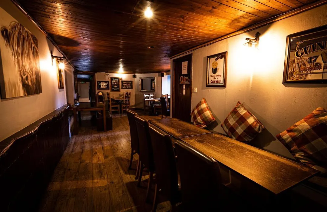Nicky-Tams Bar & Apartments-1