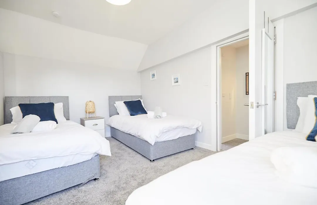 Homely - Great Yarmouth Beach Apartments-1