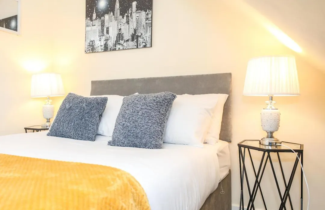 Modern Guest House - Central Inverness - Complimentary Snacks - Free Parking-1