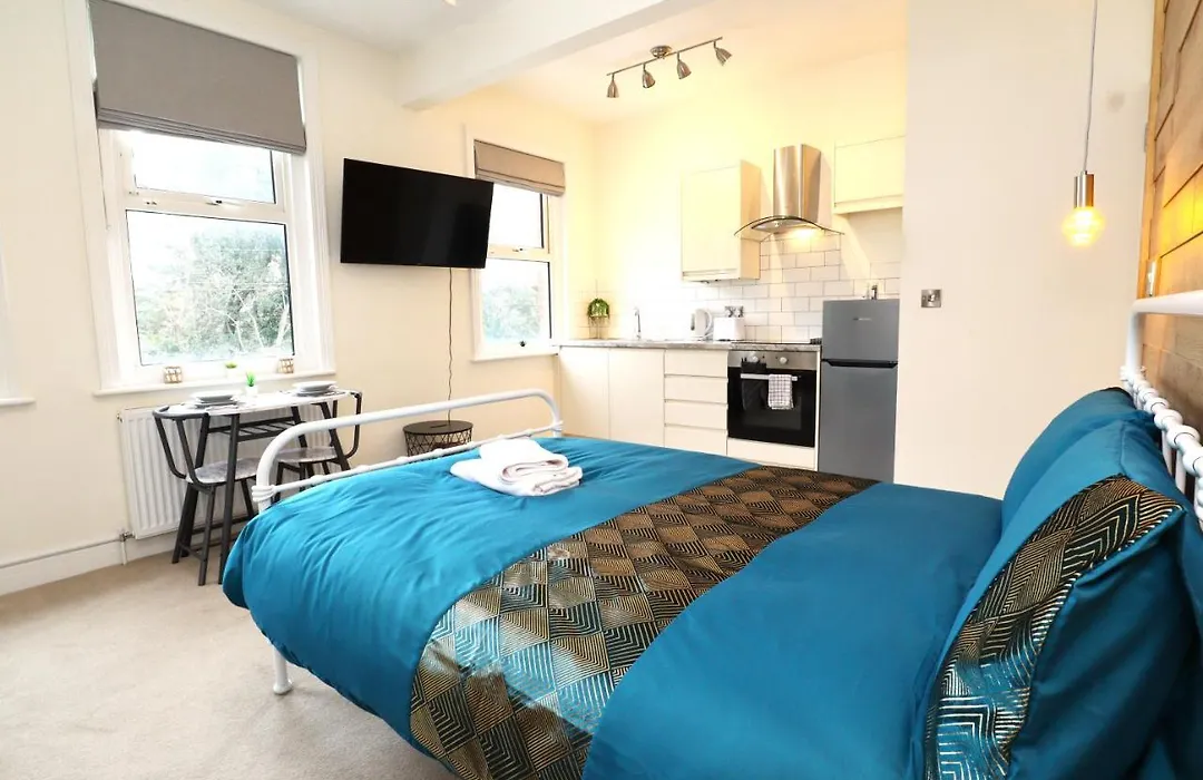 Studio Flat In A Guest House-1