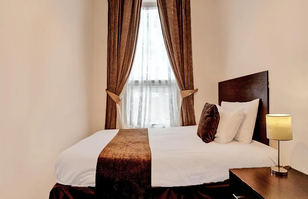 The Waverley Hotel-1