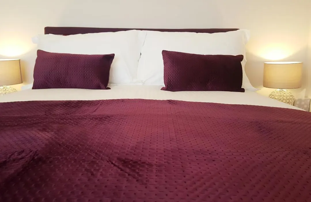 Looe Holiday Home Cornwall Sleeps 2 Self Catering No Pets-1