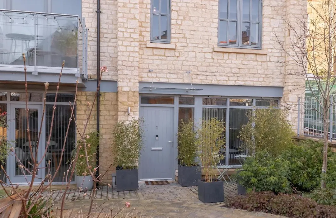 Walcot Townhouse-1
