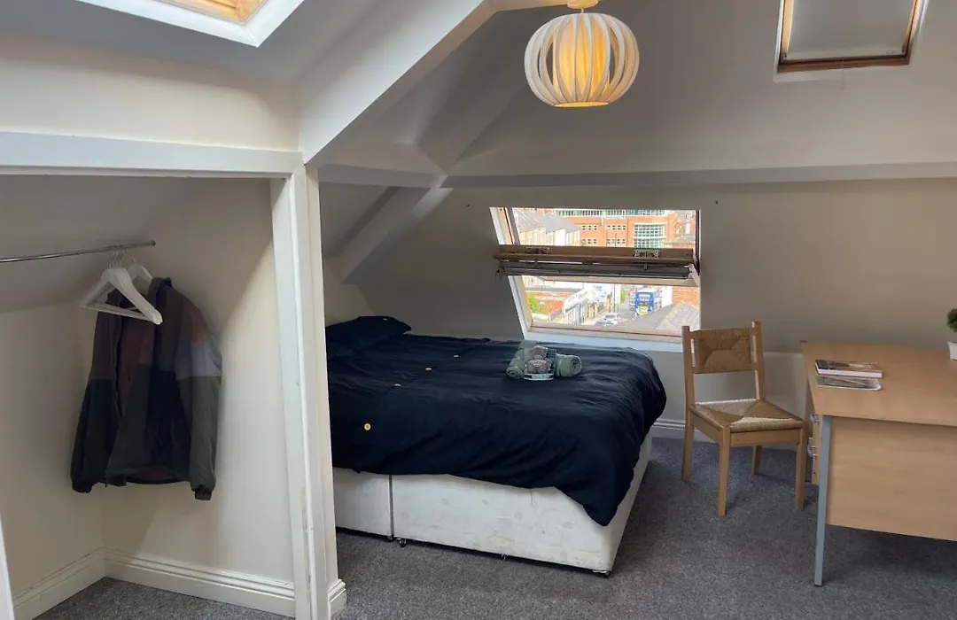 Cosy Room In City Centre-1