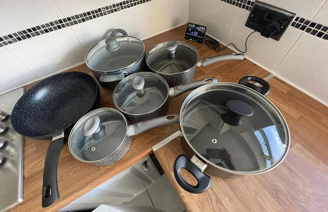 Holiday Home Cardiff City Sleeps 7-1