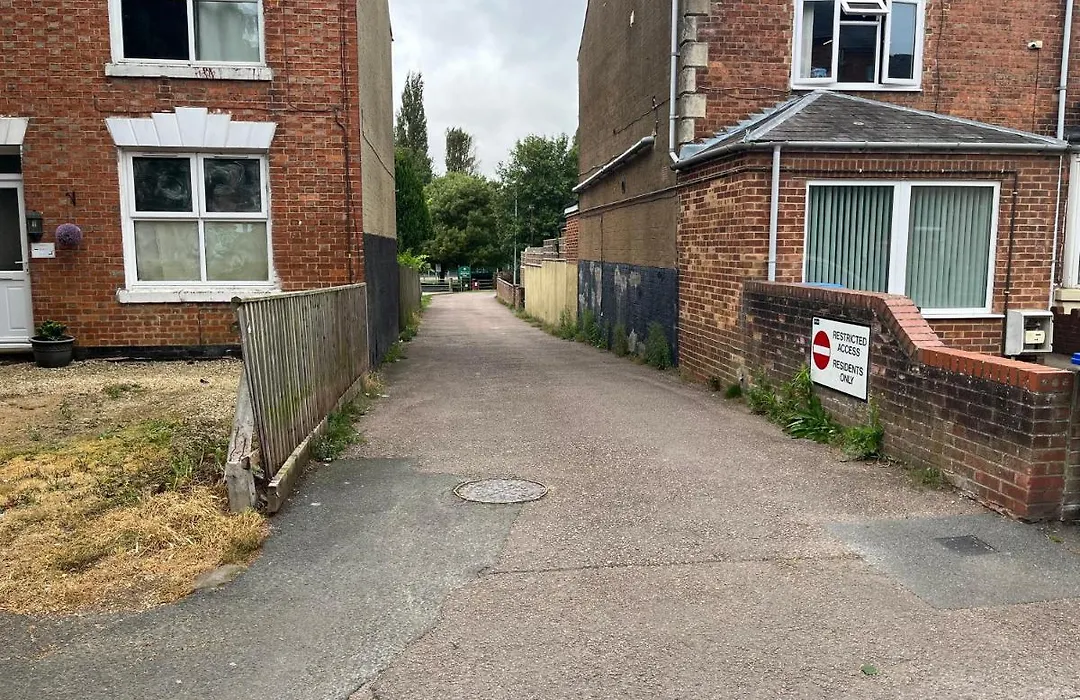 Moorfield House Room 3 Off-Road Parking Close To Train Station Good Commuter Links To London Oxford And The Midlands-1
