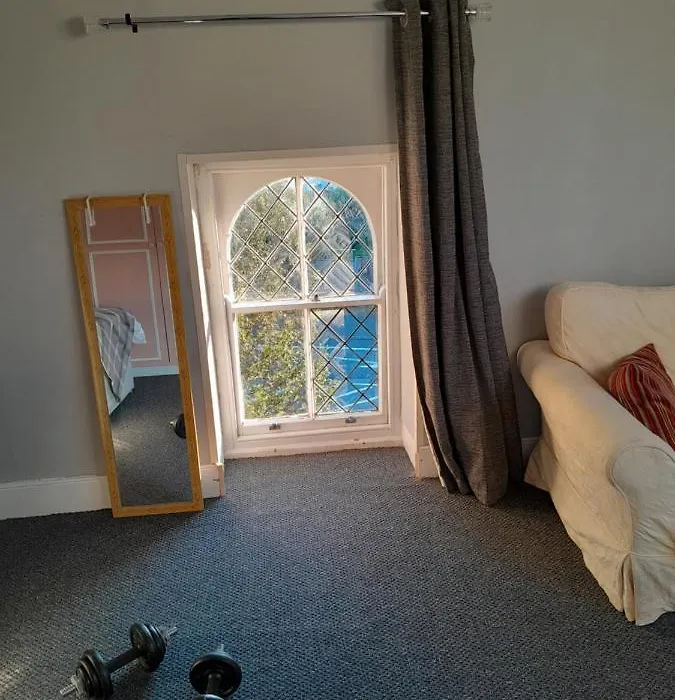 Budget Loft Room, Shared Guest House By University R10-1