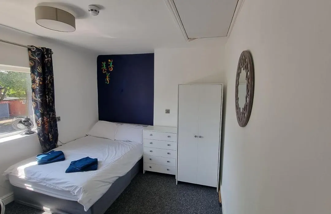 En Suite Room With Kitchen Facilities-1
