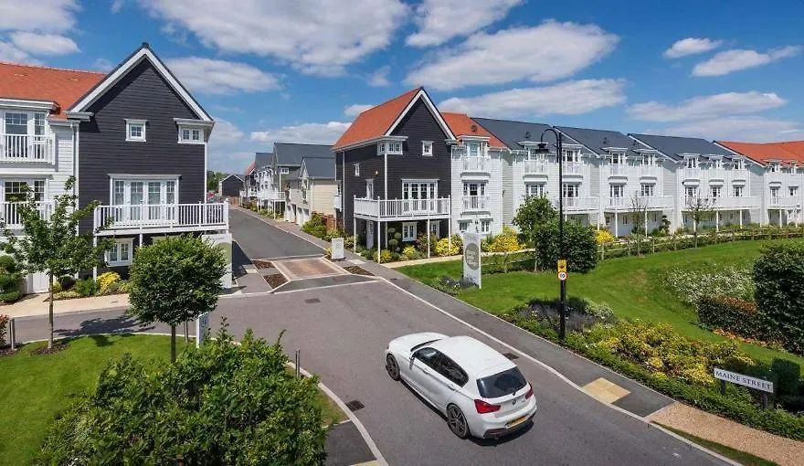 Green Park 4 Bed Lux With Parking ,M4 Jct 11-1