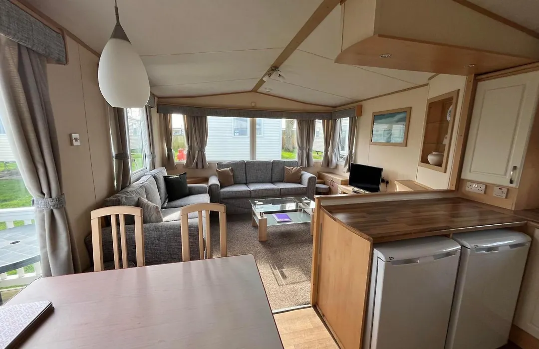 Parkdean's California Cliffs: Beachside Pet-Friendly Retreat-1
