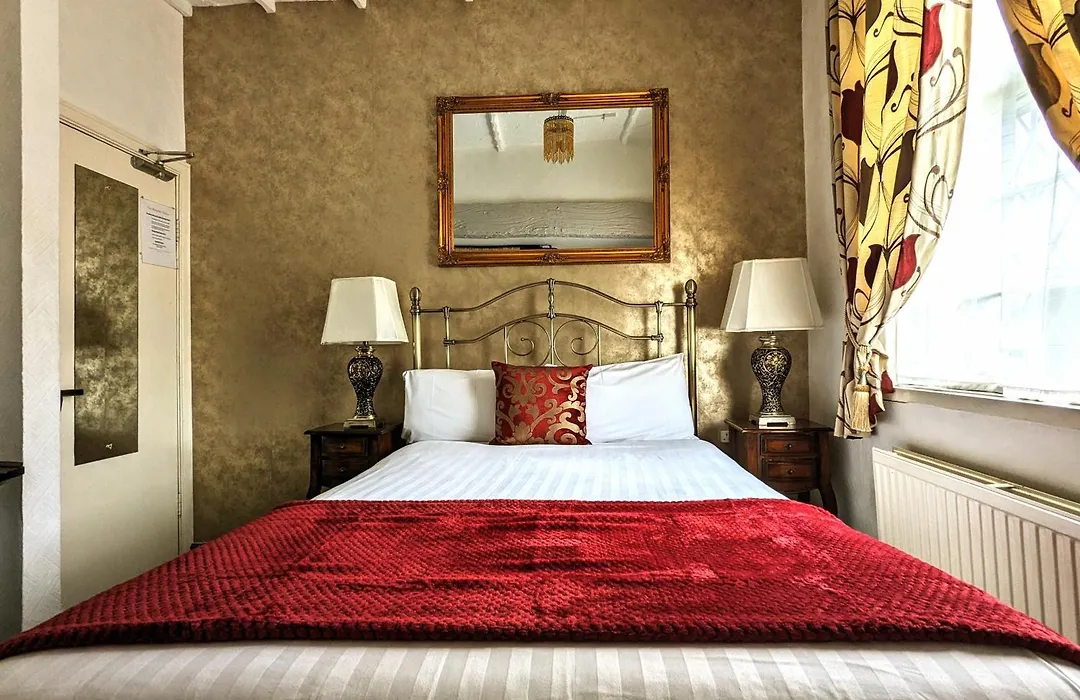 Brookside Hotel & Restaurant-1