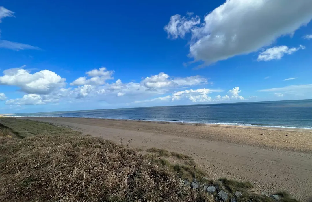 The Pad, Scratby - California Cliffs, Parkdean, Sleeps 8, Pet Friendly, Onsite Entertainment And Pool - 2 Minutes From The Beach!-1