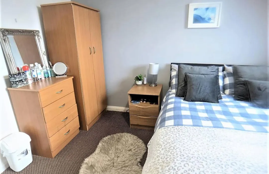 Lovely Guest Rooms In City Centre-1