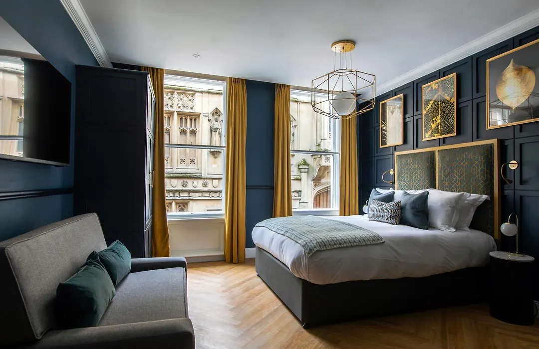Hort'S Townhouse-1