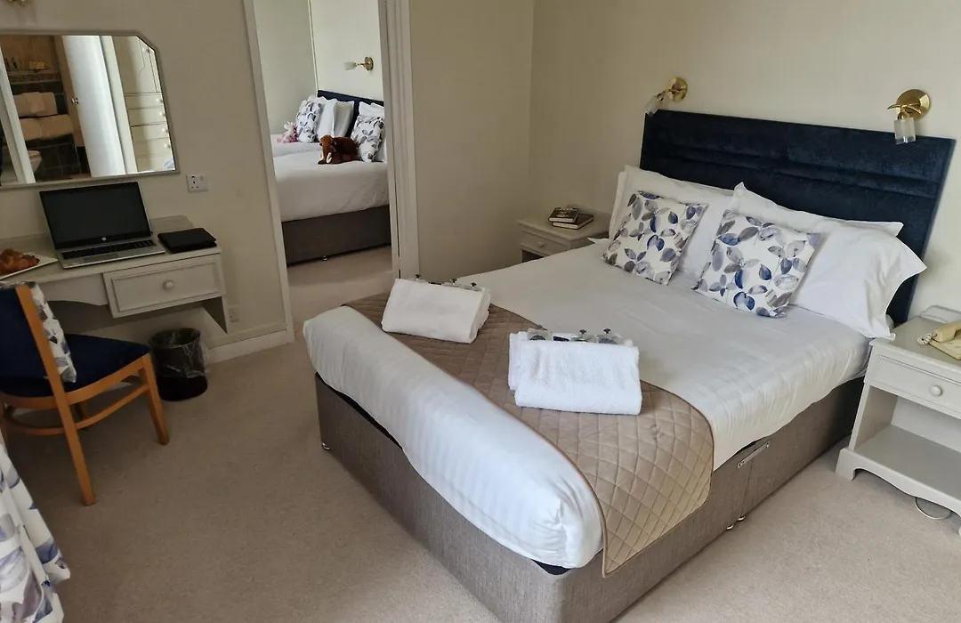 Redcliffe Hotel-1