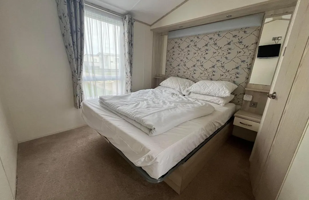 Heron 41: Beachside Pet-Friendly Retreat at California Cliffs-1