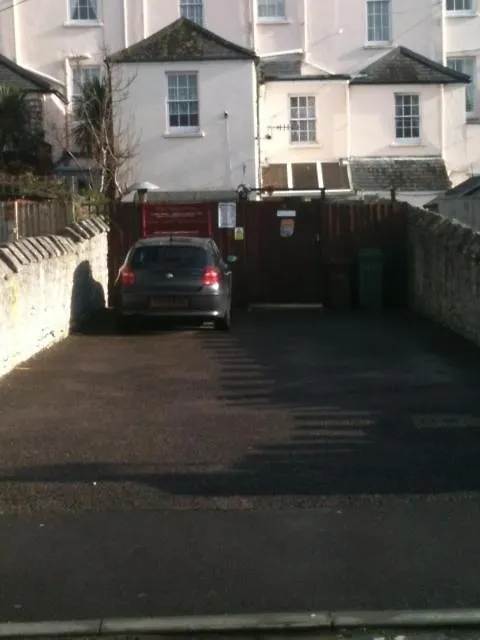 Molyneux Guesthouse-1