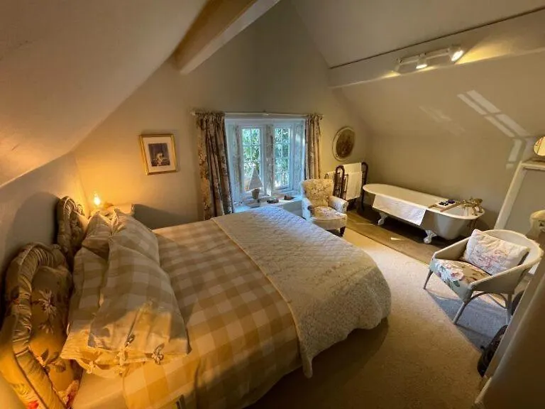Sycamore Cottage-1