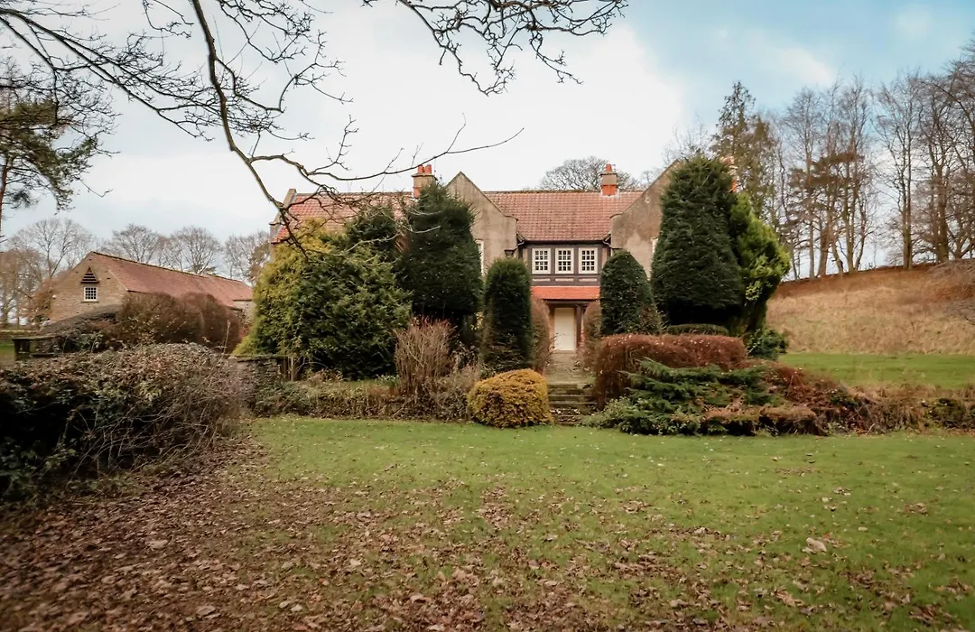 Gallows Hill-1