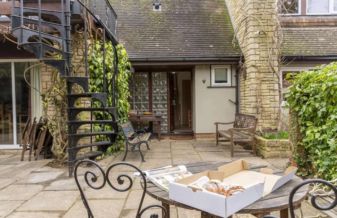 Sandford Meadow Guest House-1