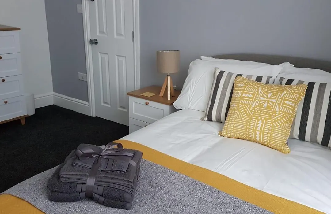 Townhouse @ Birches Head Road Stoke-1