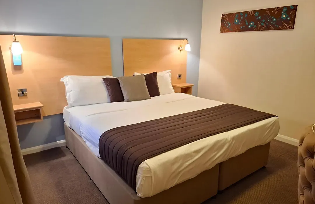 Borough Arms Hotel-1