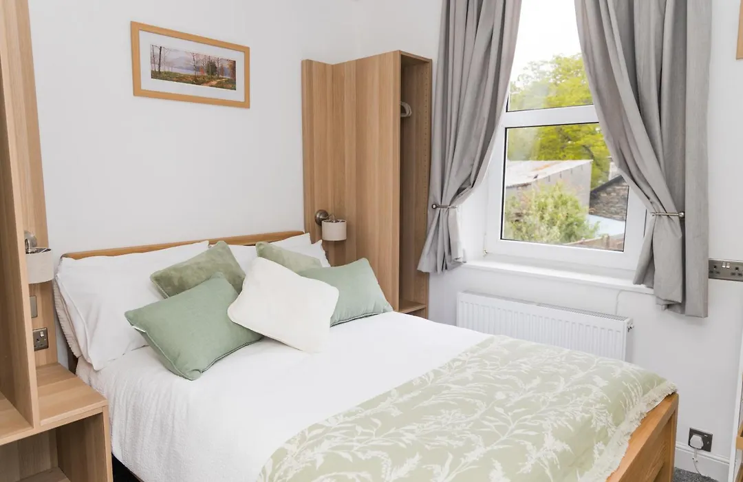 Denecrest Guest House-1
