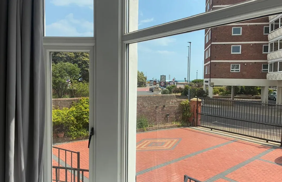 Inn By The Sea, Portsmouth - En Suite Rooms With Sea View Possible, Parking Ev 22Kw-1