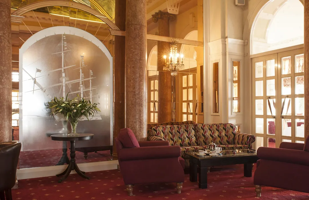 The Queens Hotel-1