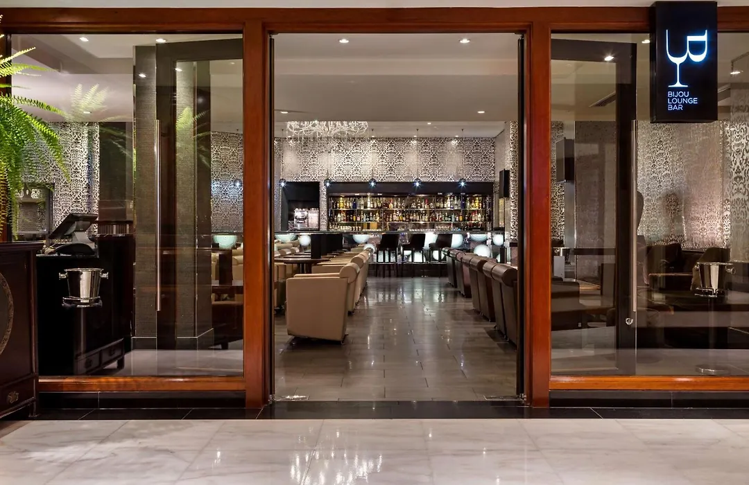 Radisson Blu Hotel, London Heathrow-1