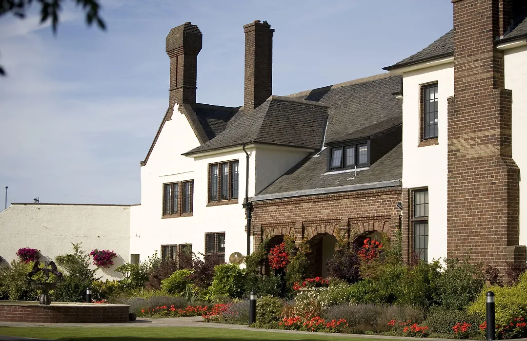 Western House Hotel At Ayr Racecourse-1