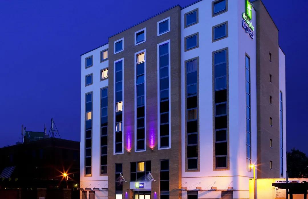Holiday Inn Express London - Watford Junction By Ihg-1