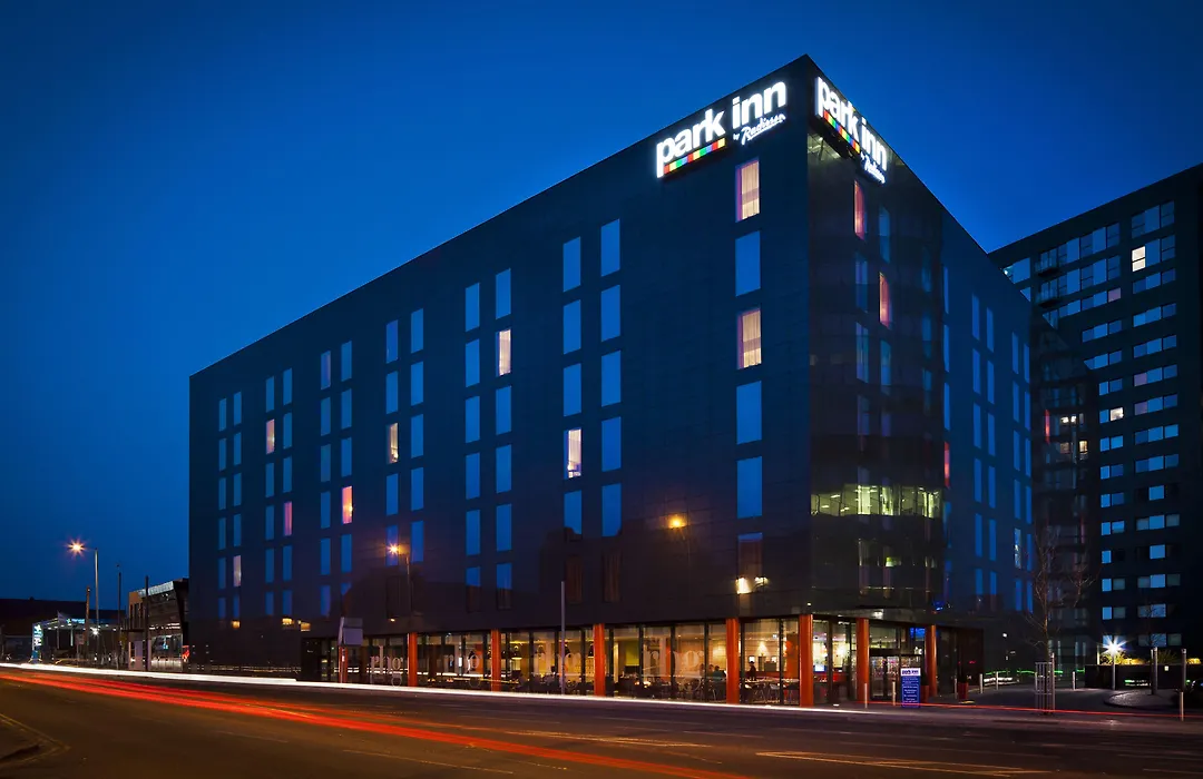 Radisson Hotel Manchester City Centre, A Verified Net Zero Hotel-1
