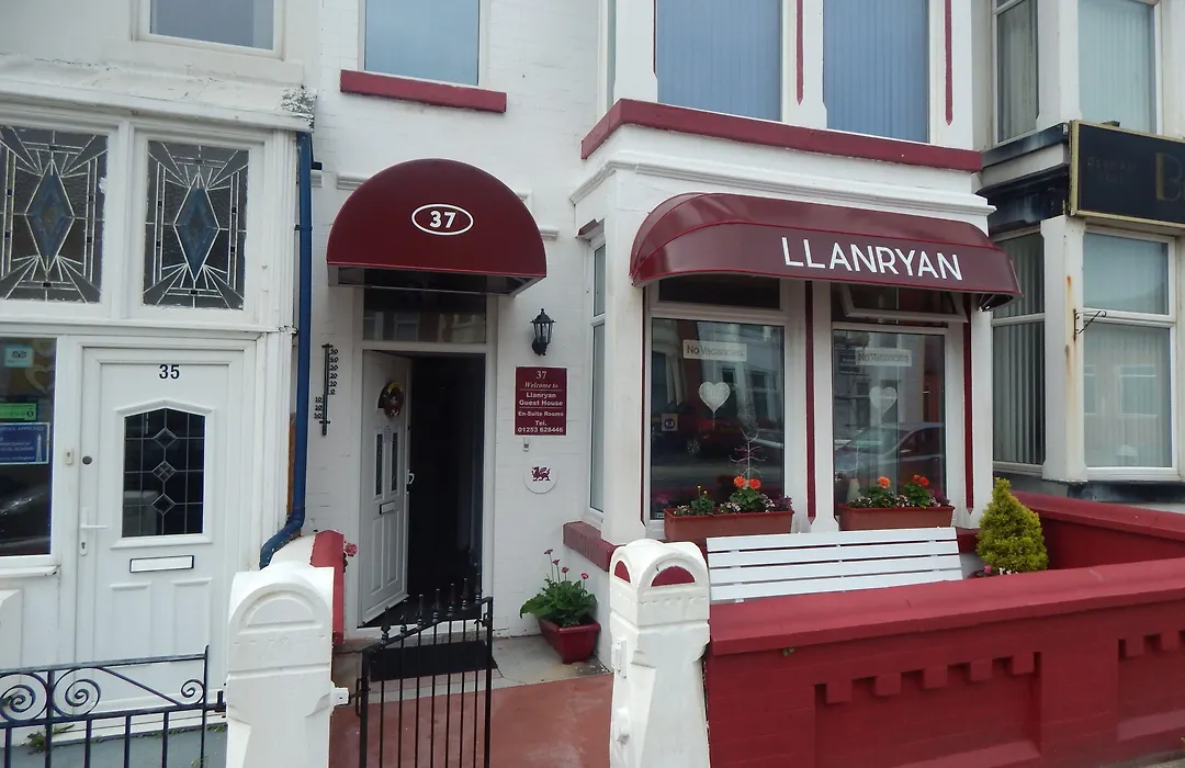 Llanryan Guest House-1