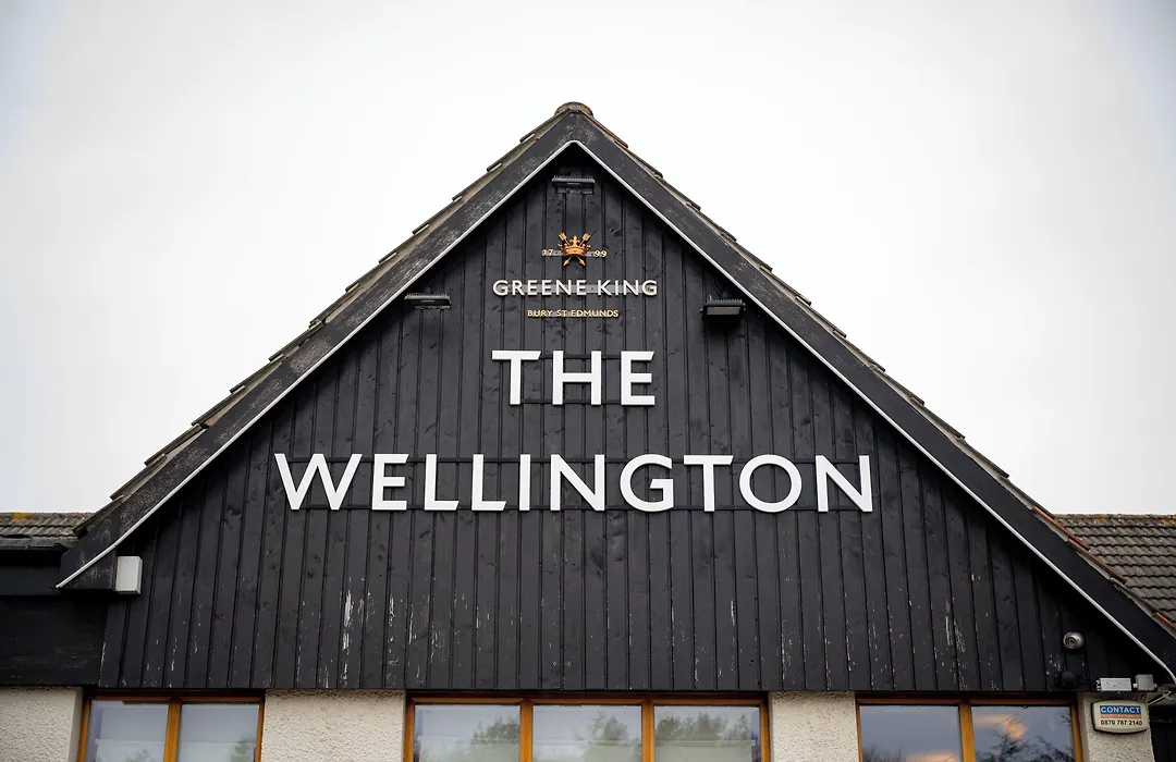 Wellington Hotel By Greene King Inns-1