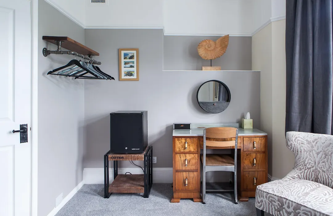Oaklands Guest House-1