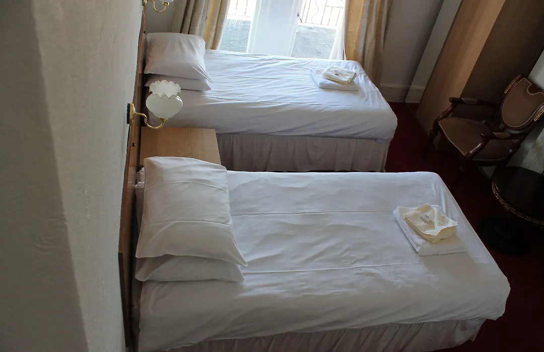 Glastonbury Hotel-1