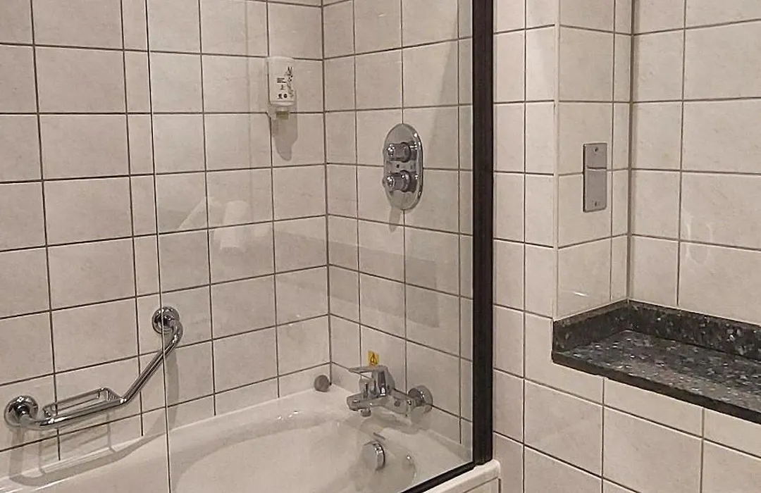 B&B Hotel London Heathrow-1